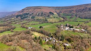 Surrounding Area- click for photo gallery